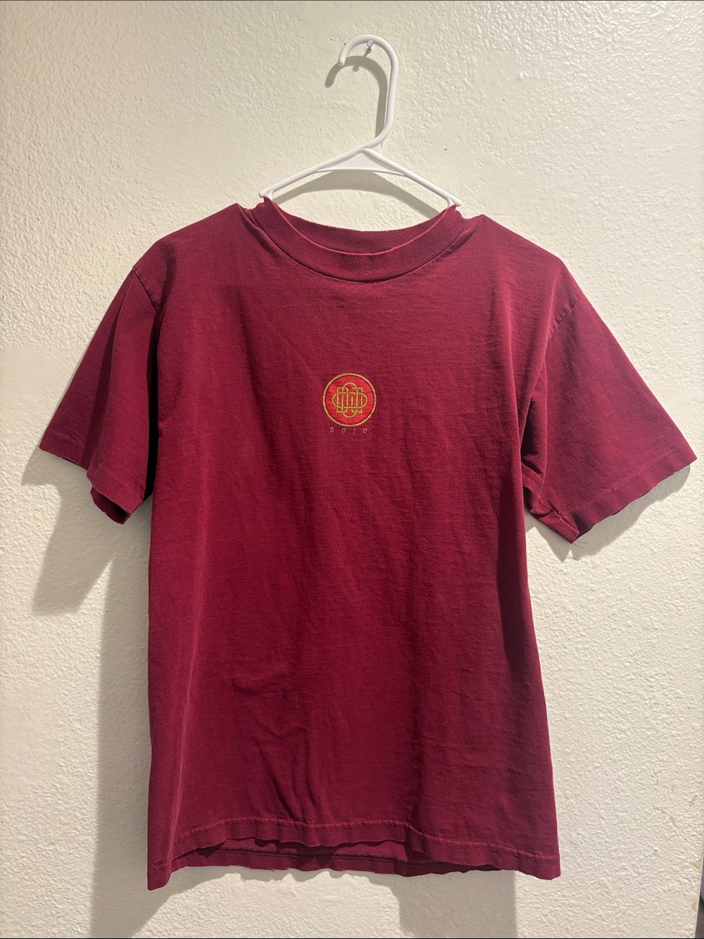 *RARE* Vintage 90s Dojo Sportswear Knowledge & Power T-Shirt Burgundy Size M